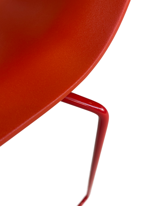 THIS 141 PP CHAIR - Stackable -  Red