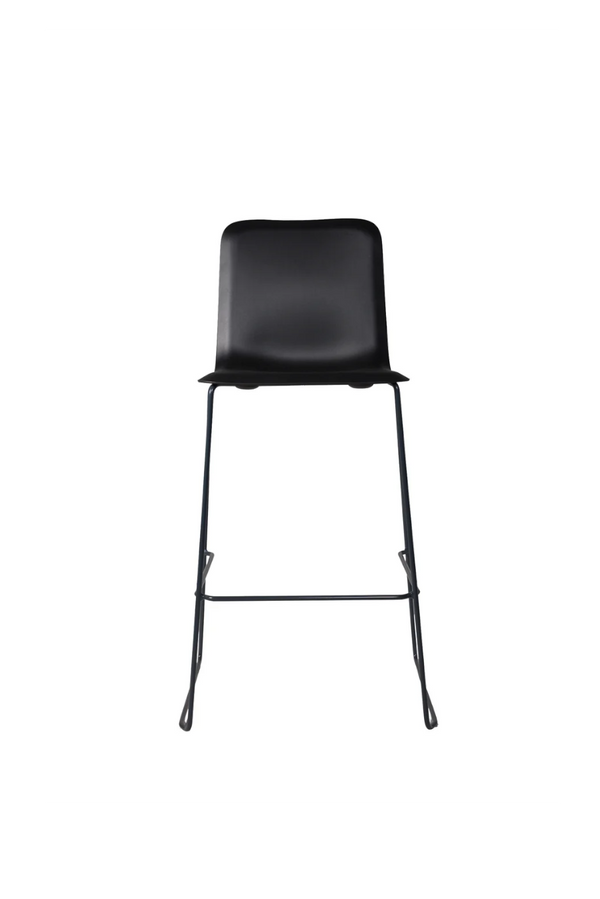 THIS 941 Barstool High back PP black seen straight on, black shell above a slim black wire frame